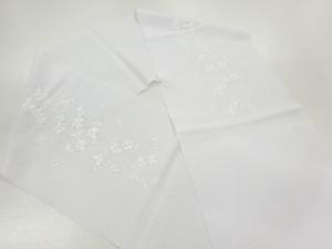 縮緬地花模様刺繍半衿